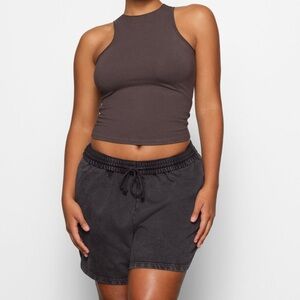 NWT SKIMS BOYFRIEND FLEECE SHORT, ASH, XS